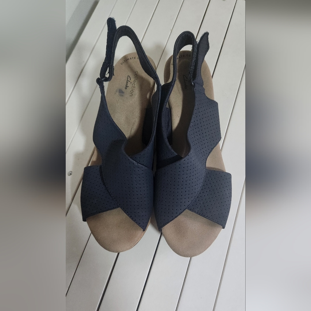 Clarks Ultimate Comfor Elegant Navy Sandals. Size:10M